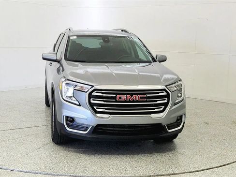 Used 2023 GMC Terrain SLT FWD image 2