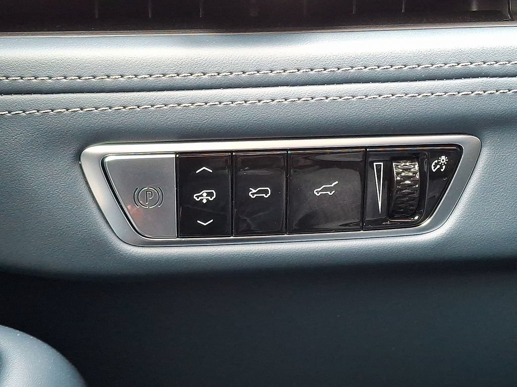 New 2025 Cadillac Escalade IQ Luxury 2 AWD/4WD image 16