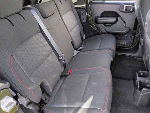 Used 2021 Jeep Wrangler Unlimited Rubicon image 37