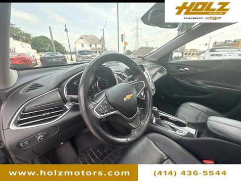 Certified 2018 Chevrolet Malibu Premier w/ Premier Sun and Wheel Package FWD image 11
