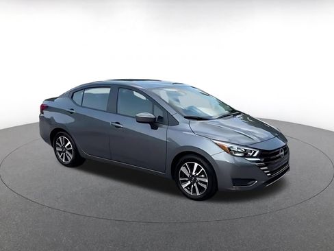 Used 2025 Nissan Versa SV FWD image 2