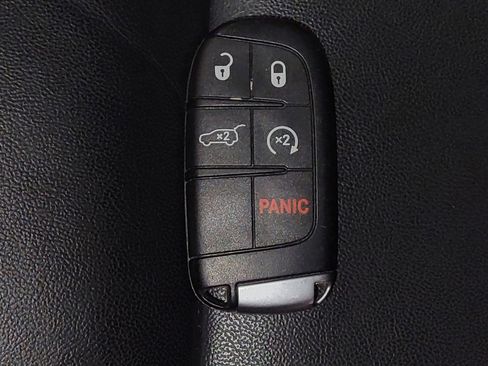 Used 2019 Jeep Grand Cherokee Limited AWD/4WD image 32