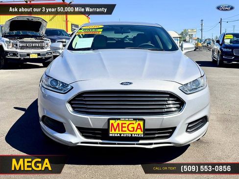 Used 2016 Ford Fusion SE FWD image 4