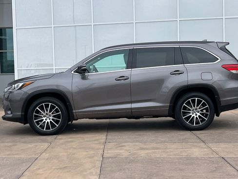 Certified 2017 Toyota Highlander SE image 8