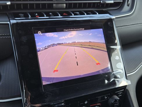 New 2025 Jeep Grand Cherokee L Altitude image 8