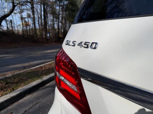 Used 2019 Mercedes-Benz GLS 450 4MATIC w/ Premium 1 Package image 4