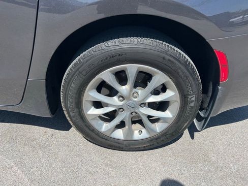 Used 2021 Chrysler Pacifica Touring-L w/ Premium & Safety Sphere Group AWD/4WD image 14