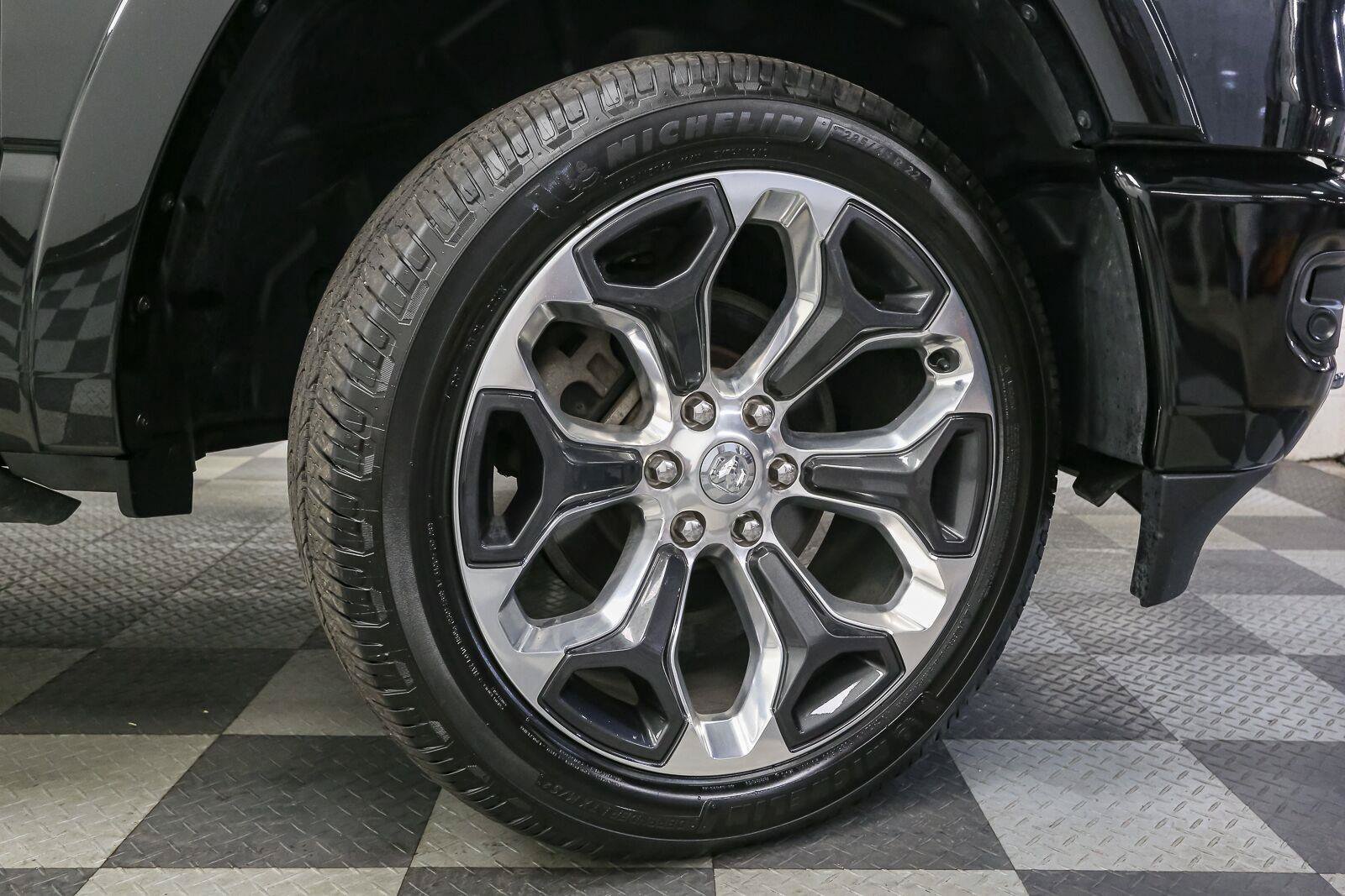 Used 2022 RAM 1500 Limited w/ Body-Colour Bumper Group AWD/4WD image 16