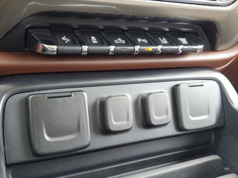 Used 2019 Chevrolet Silverado 2500 High Country image 26