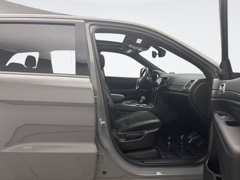 Used 2022 Jeep Grand Cherokee Laredo X AWD/4WD image 17