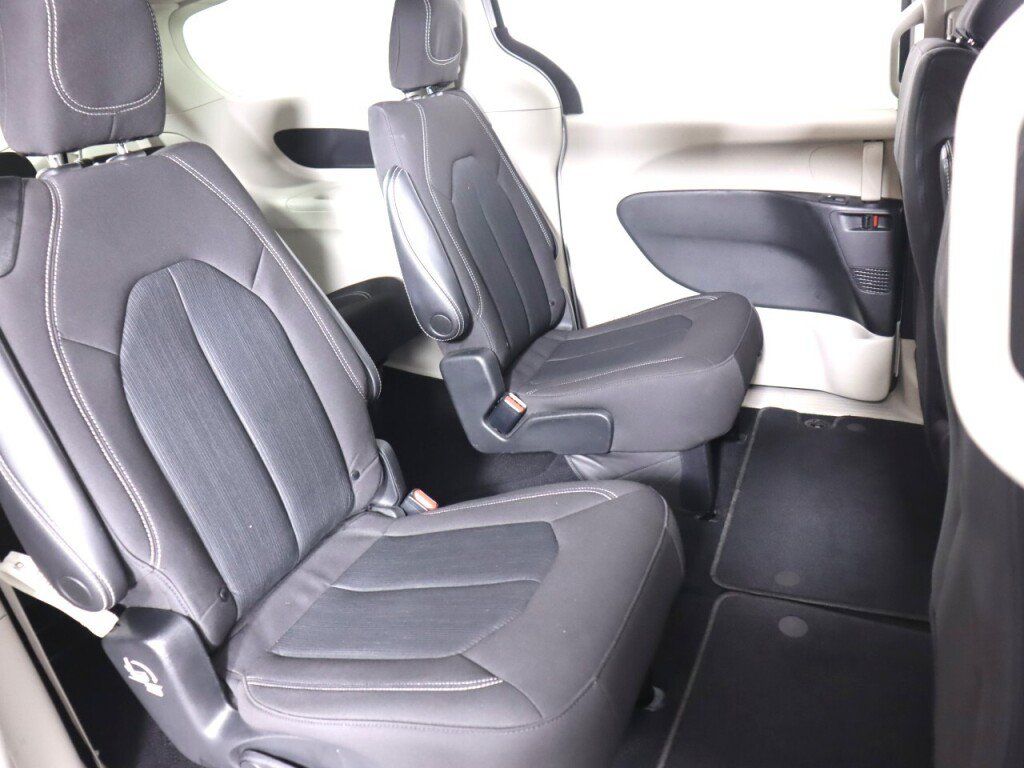 Used 2021 Chrysler Voyager LX w/ Cold Weather Group FWD image 36