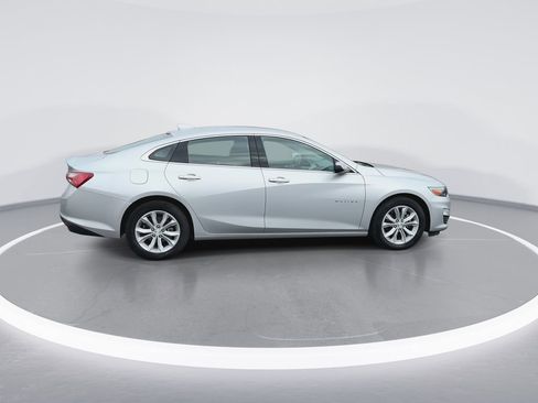 Used 2021 Chevrolet Malibu LT image 9