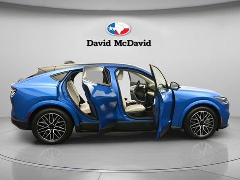 Used 2025 Ford Mustang Mach-E Premium RWD image 45