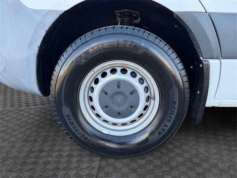 Used 2020 Mercedes-Benz Sprinter 2500 image 14