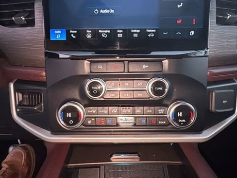 Used 2024 Ford Expedition Max Limited image 21