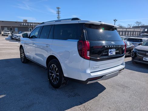 Certified 2025 Ford Expedition Platinum image 5