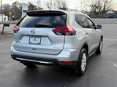 Used 2019 Nissan Rogue SV image 5