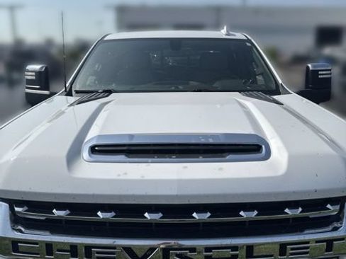 Used 2020 Chevrolet Silverado 2500 LTZ w/ LTZ Convenience Package AWD/4WD image 2