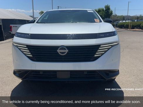 Used 2025 Nissan Murano Platinum w/ Cargo Package AWD/4WD image 2