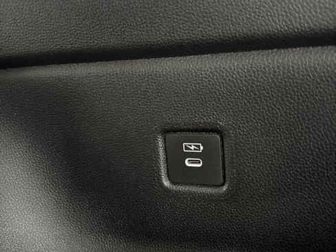 Used 2024 Honda Pilot Elite image 47