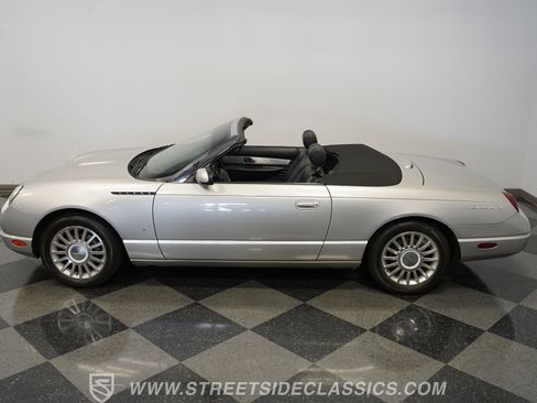 Used 2004 Ford Thunderbird image 9