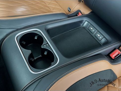 Used 2021 Mercedes-Benz AMG GT 43 w/ Driver Assistance Package image 32