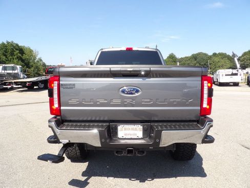 Used 2025 Ford F250 Lariat AWD/4WD image 6