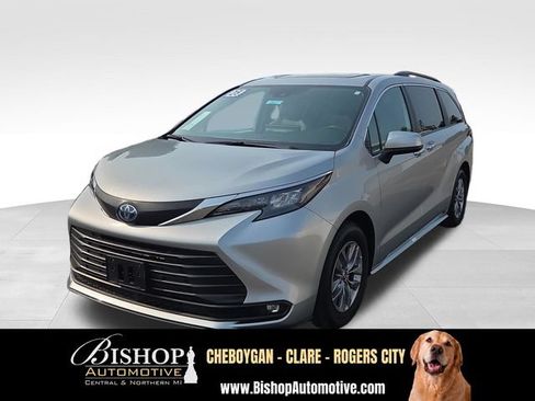 Used 2025 Toyota Sienna XLE FWD image 20