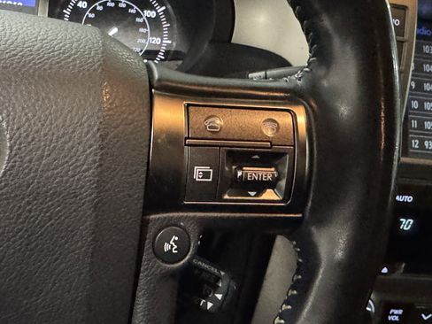 Used 2018 Lexus GX 460 Premium image 32