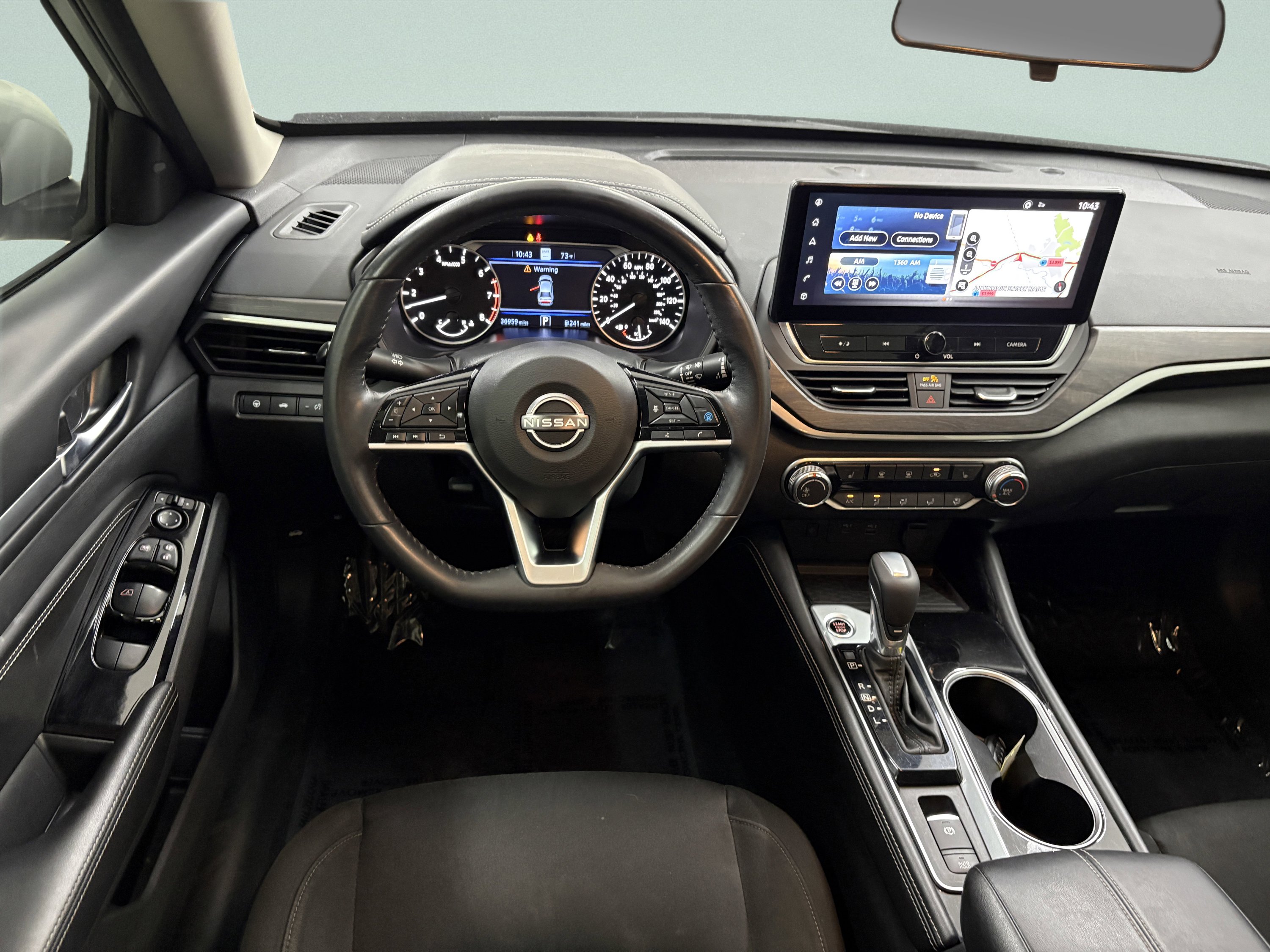Used 2023 Nissan Altima 2.5 SV w/ SV Premium Package FWD image 10