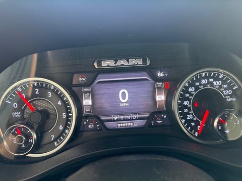 Used 2024 RAM 1500 Big Horn AWD/4WD image 4