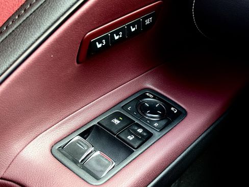 Used 2023 Lexus LC 500 Coupe w/ Sport Package image 36