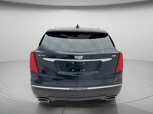 Used 2017 Cadillac XT5 Luxury w/ Driver Awareness Package FWD image 6