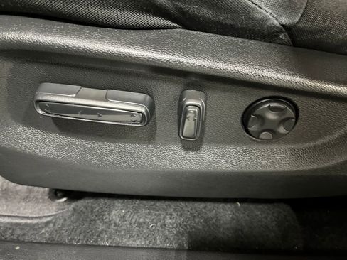 Used 2019 Honda CR-V EX image 12