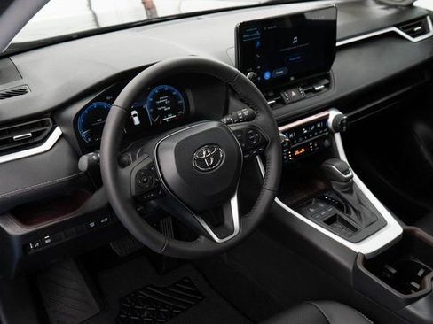 Used 2025 Toyota RAV4 Limited image 3