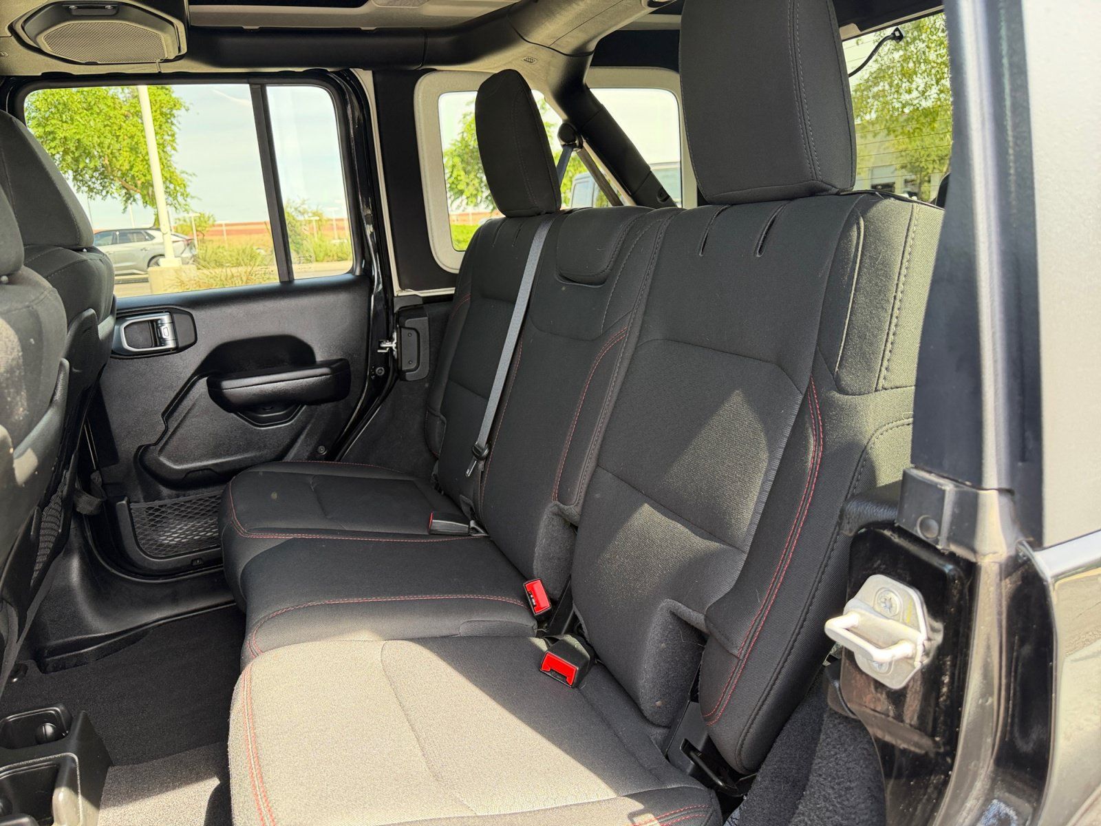Used 2021 Jeep Wrangler Unlimited Rubicon AWD/4WD image 27