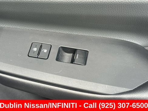 Used 2025 Toyota Prius LE FWD image 22