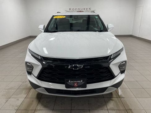 Used 2023 Chevrolet Blazer LT w/ Convenience Package AWD/4WD image 2