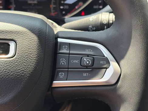 Used 2025 Jeep Compass Limited AWD/4WD image 33
