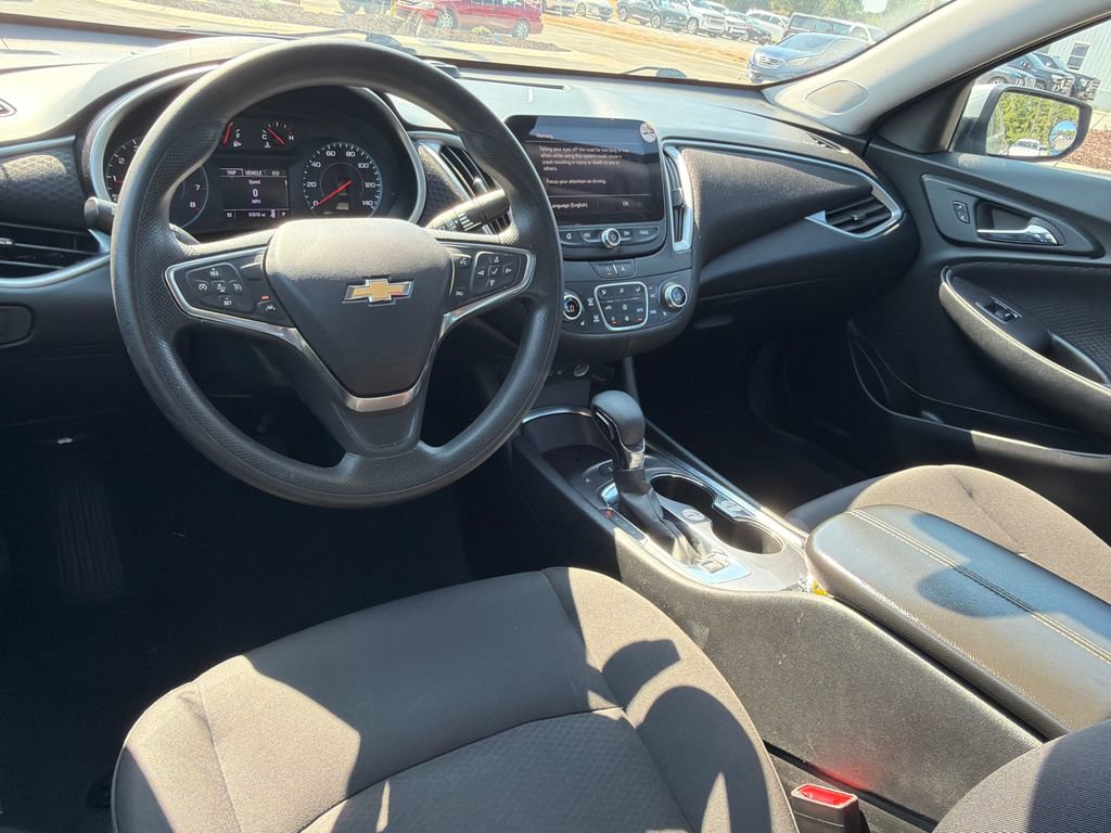 Used 2025 Chevrolet Malibu LT FWD image 18