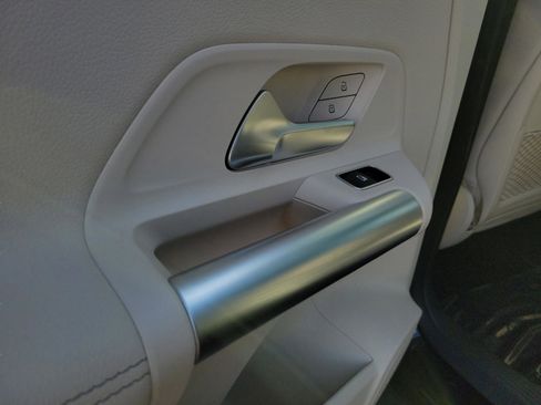 Certified 2025 Mercedes-Benz GLA 250 image 7