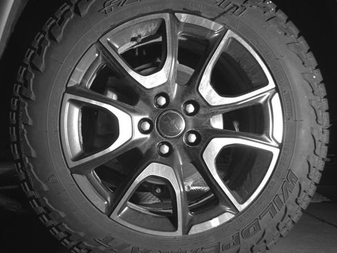 Used 2025 Jeep Compass Trailhawk image 14