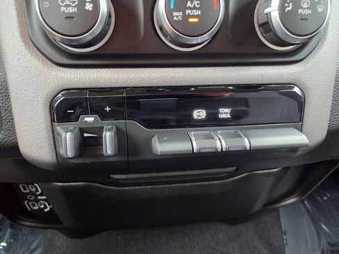 Used 2019 RAM 2500 Big Horn AWD/4WD image 27