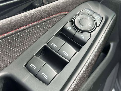 Used 2023 Chevrolet Traverse RS image 17