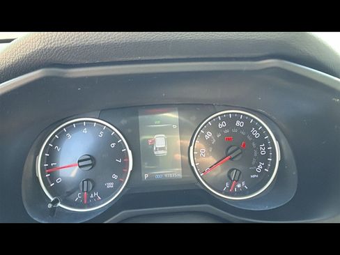 Used 2021 Toyota RAV4 LE AWD/4WD image 14