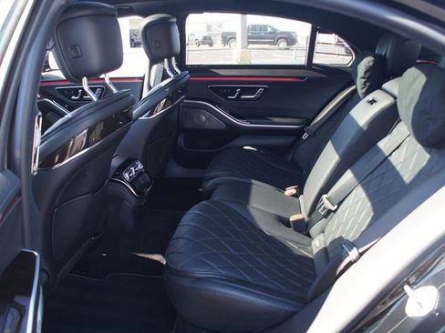 Used 2021 Mercedes-Benz S 580 4MATIC Sedan w/ 3D Technology Package image 15