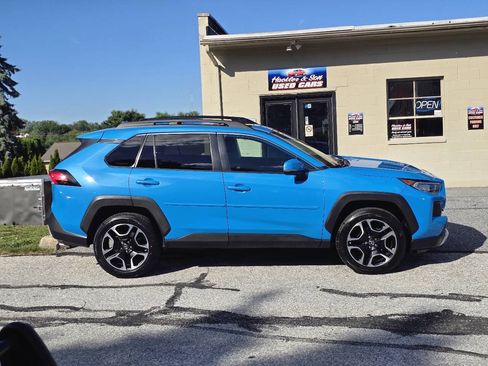 Used 2019 Toyota RAV4 Adventure AWD/4WD image 4