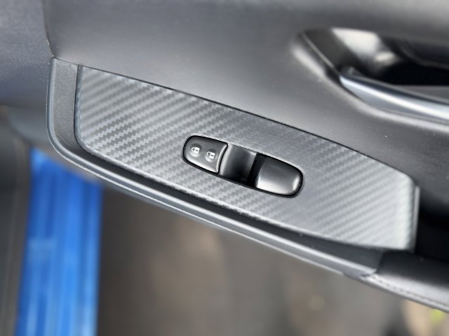 Used 2025 Nissan Sentra SV FWD image 35