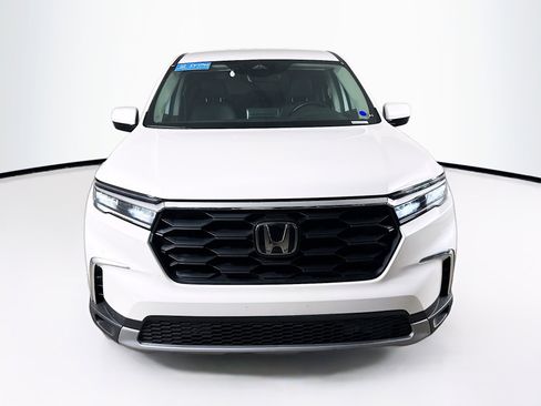 Certified 2025 Honda Pilot EX-L image 3