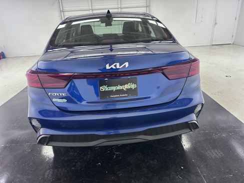 Used 2022 Kia Forte LXS FWD image 17